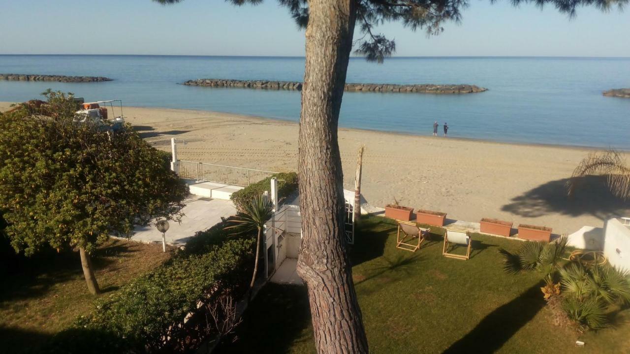 Villa A Diamante Sulla Spiaggia Бельведере-Мариттімо Екстер'єр фото